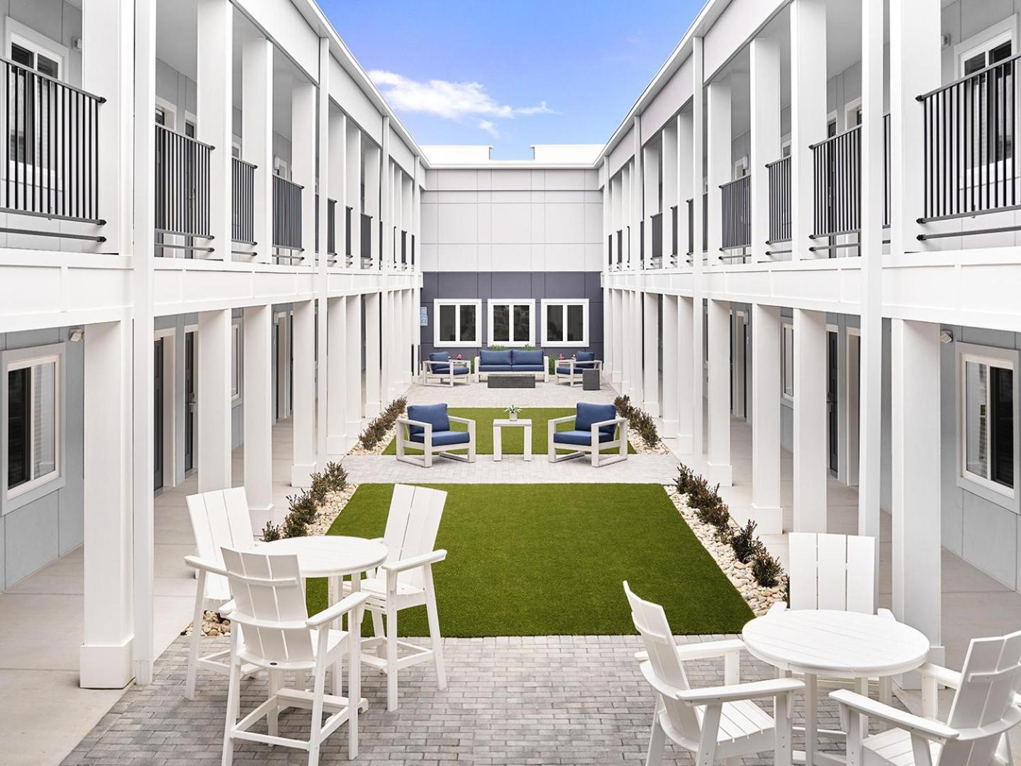 Stayapt Suites Port Arthur Bagian luar foto
