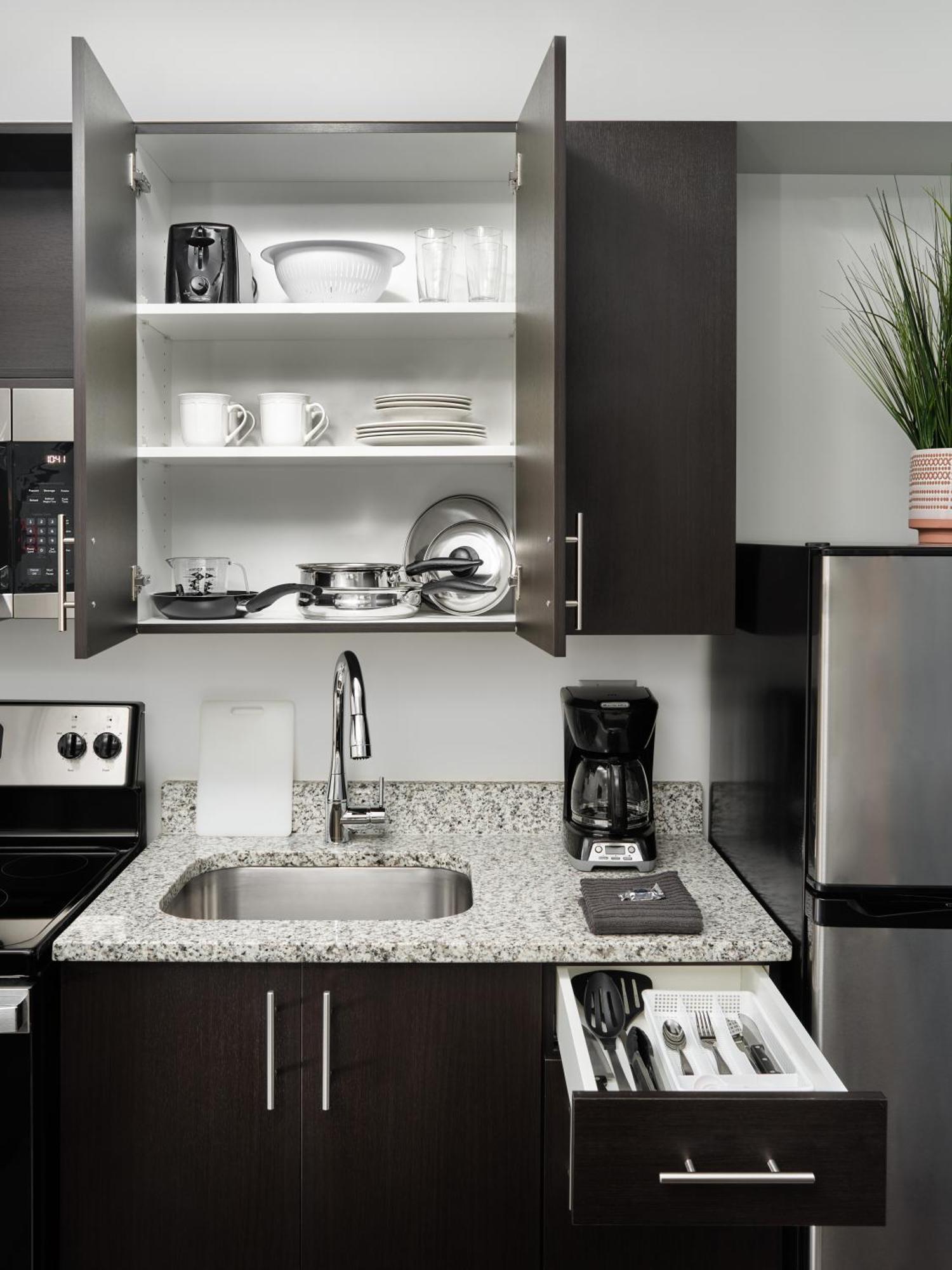 Stayapt Suites Port Arthur Bagian luar foto